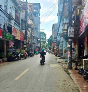  BÁN NHÀ MẶT  NGÕ CỔ NHUẾ - Ô TÔ, THÔNG TỨ TUNG – VỪA Ở VỪA KINH DOANH.